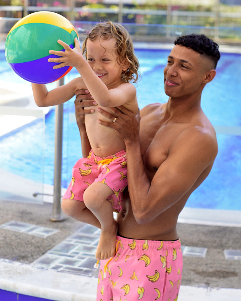 Papá e Hijo Bananas Fondo Rosado