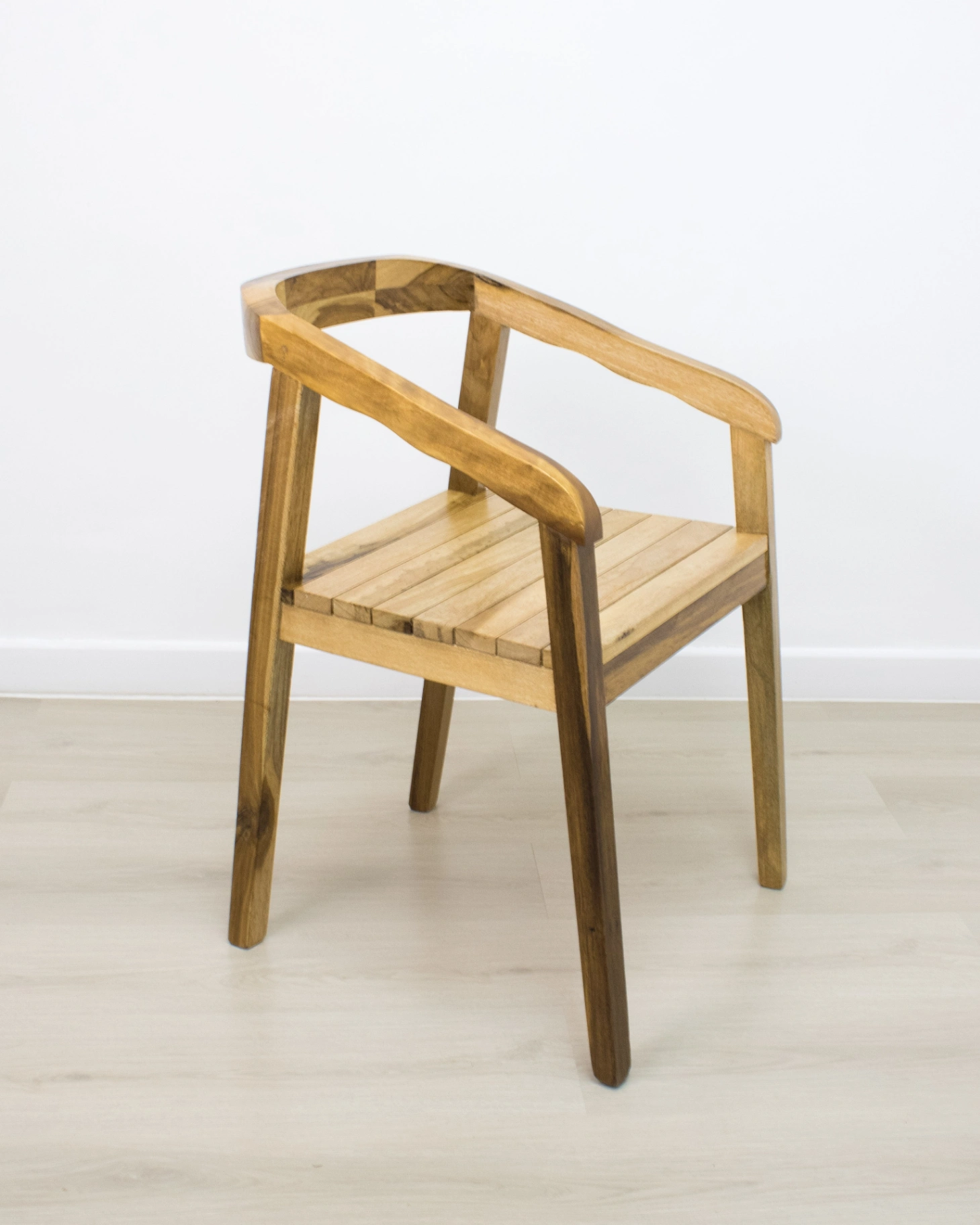 Silla Bali en Madera de Petiribi
