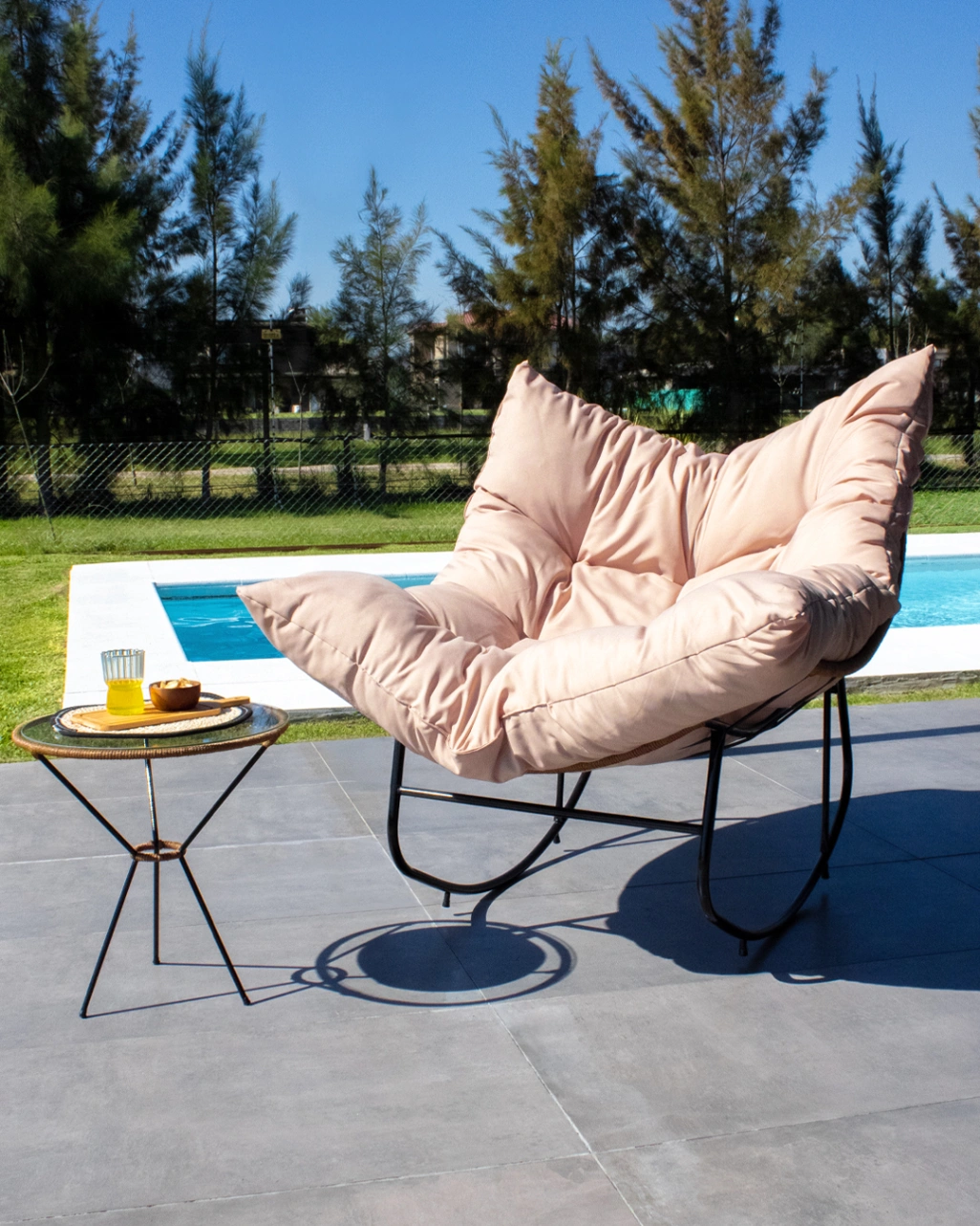 Sillon Mecedora Shoan (con almohadon Rosa Crema)