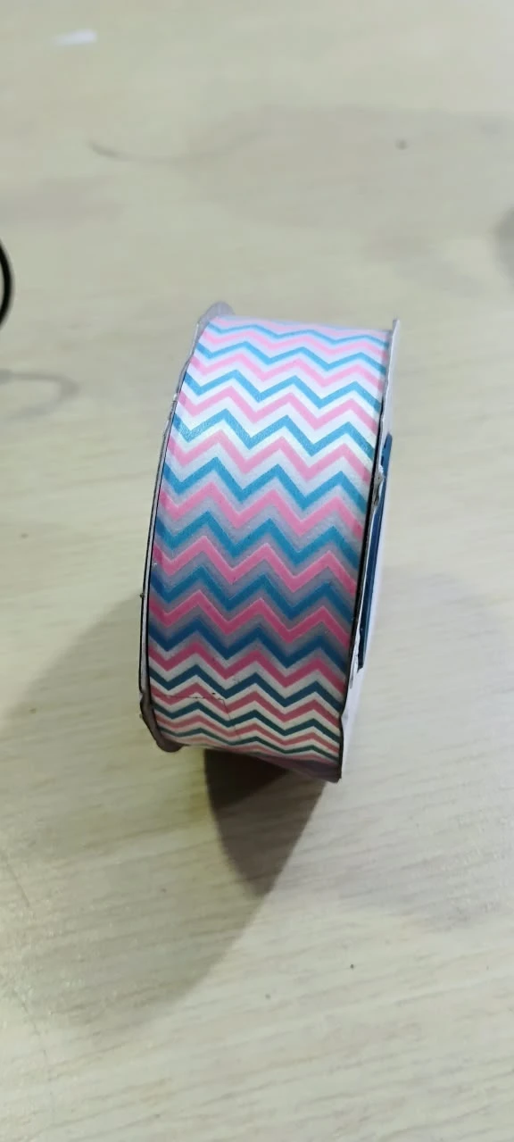 CE9X25|P004-13-16 CINTA ESTAMPADA PLATA TRIANGULOS AZUL ROSADO