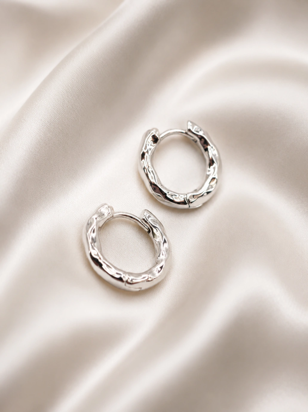 Argollas pequeñas martilladas BXA1334398 OLS BXA1334399 RLS