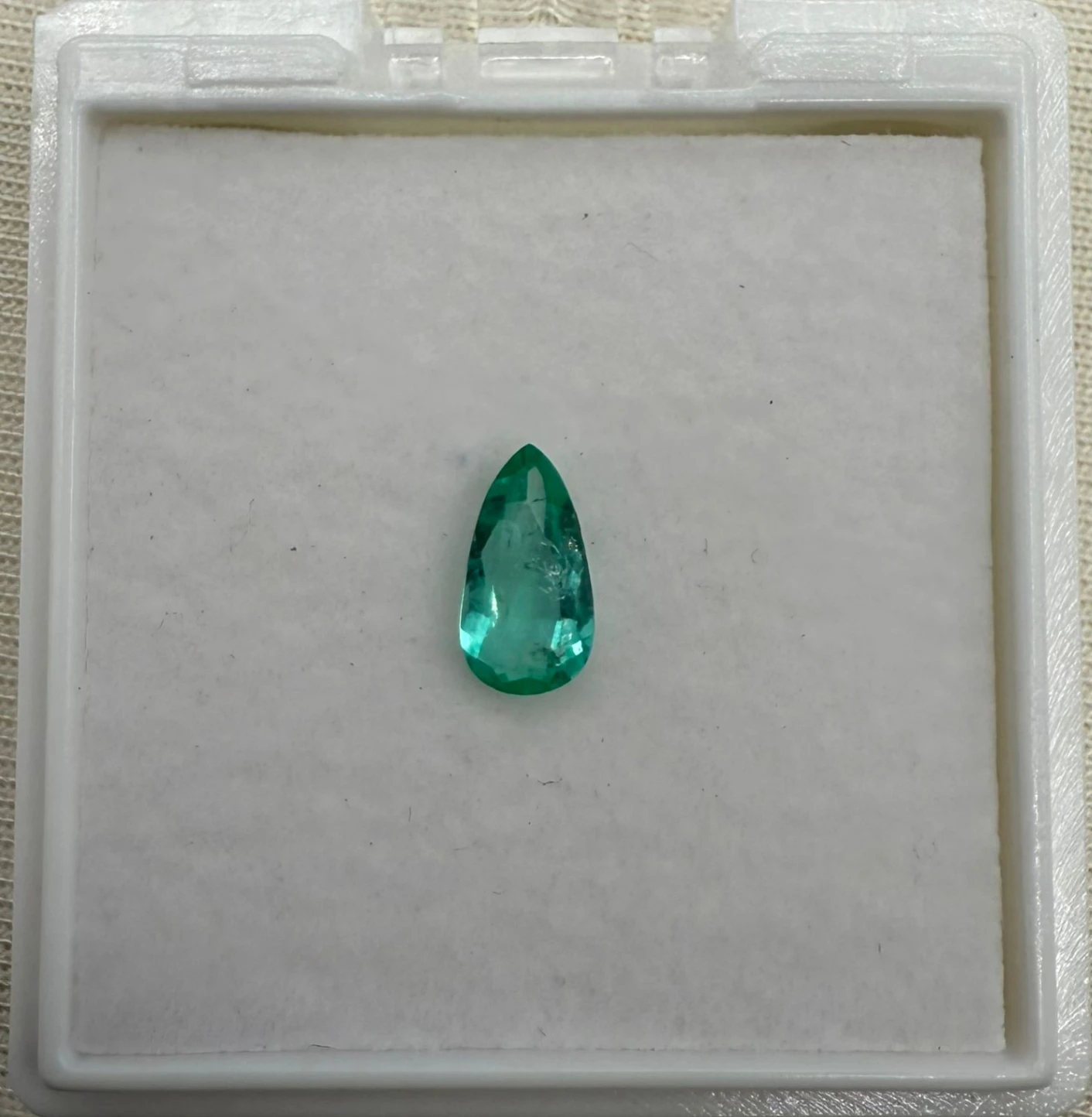 ESMERALDA TALLA LAGRIMA