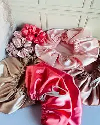 Set gorro de satín y Scrunchie