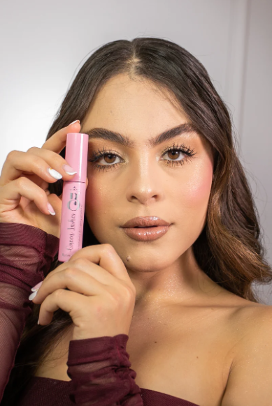 Tratamiento de Cejas y Pestañas Queen Lashes By Cami G Beauty