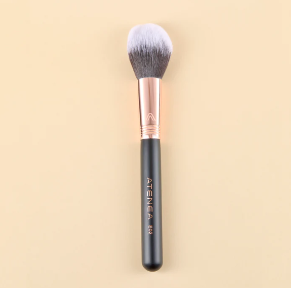 Brocha de Polvo Mediana Black Gold 02 E02 Atenea