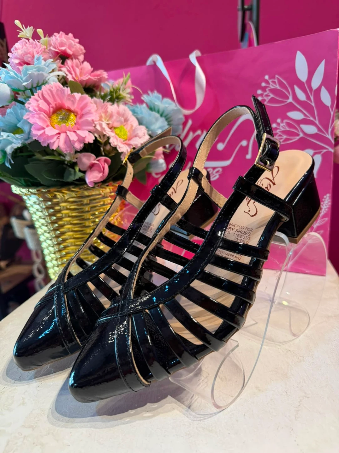 TACONES NEGROS