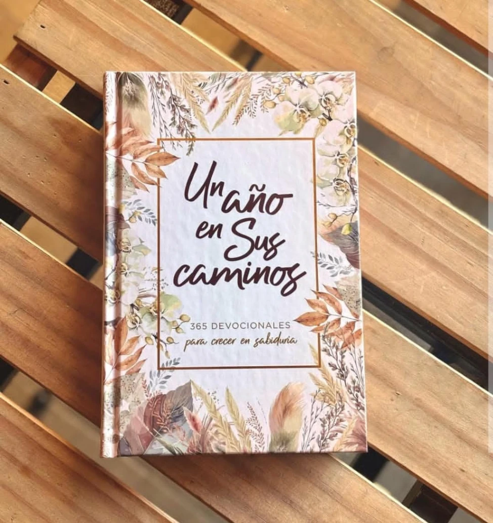 ✨Un Año en sus Caminos Devocional