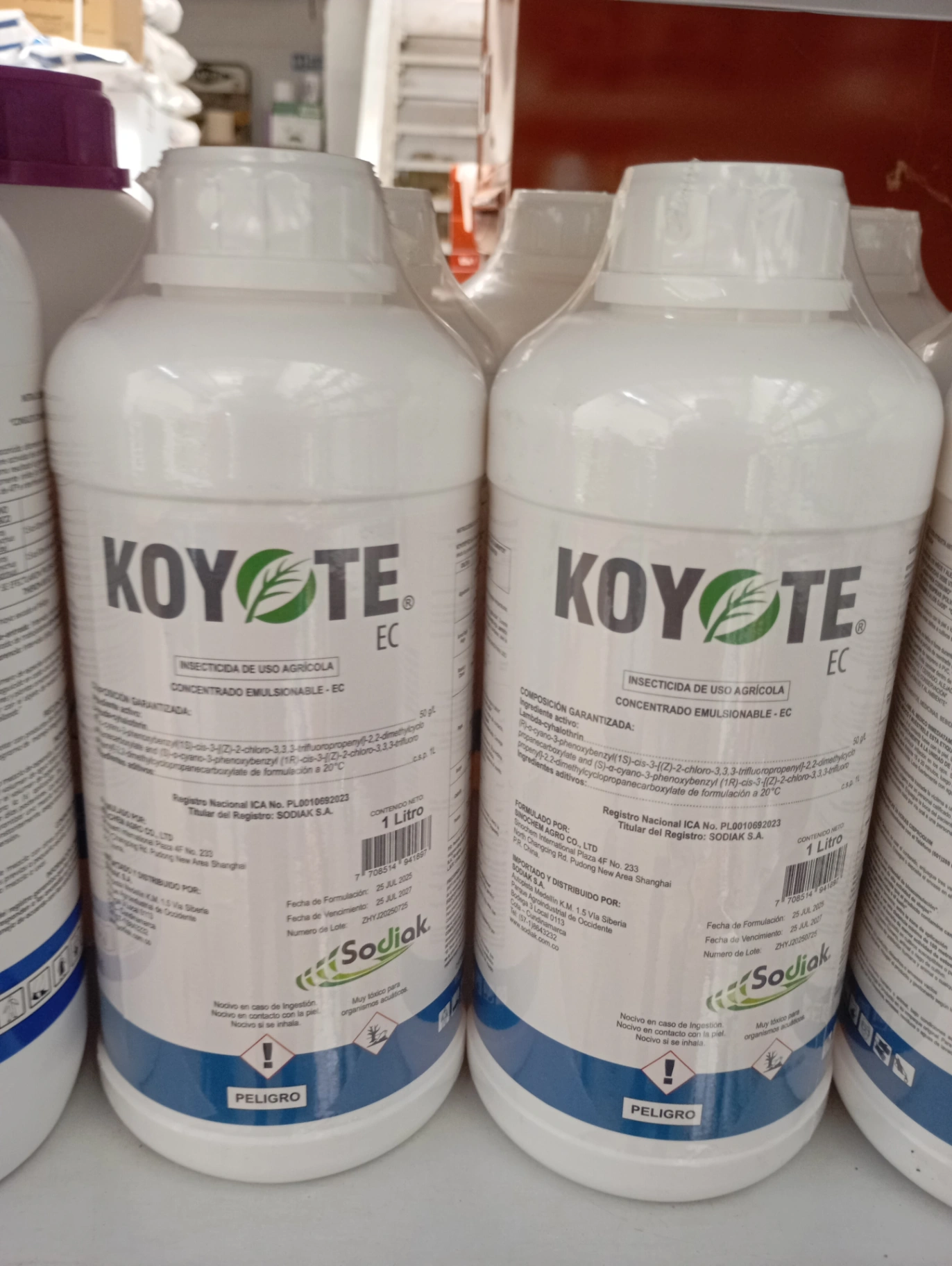 Koyote.    ->Lambda-cihalotrina