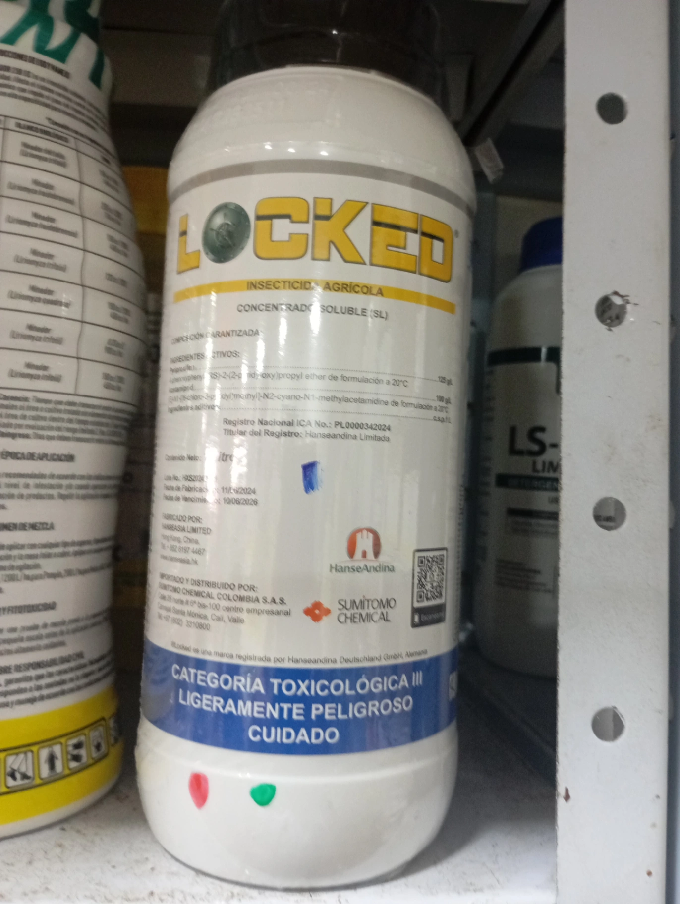Locked ->Pyriproxifen ->Acetamiprid